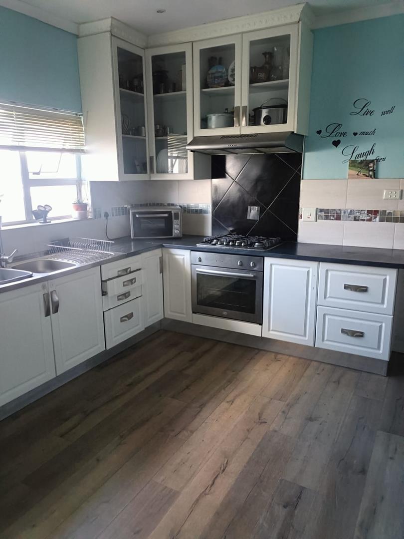 4 Bedroom Property for Sale in Avondale Western Cape